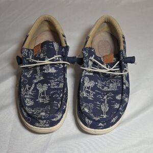 Hey Dude Mens Size 11 Slip On  Moccasins BLUE